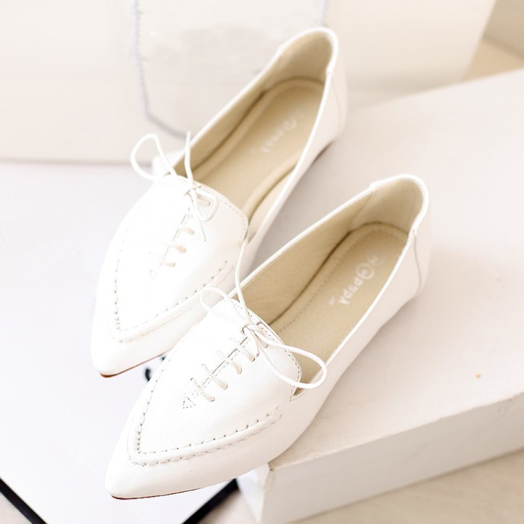 white flats closed toe