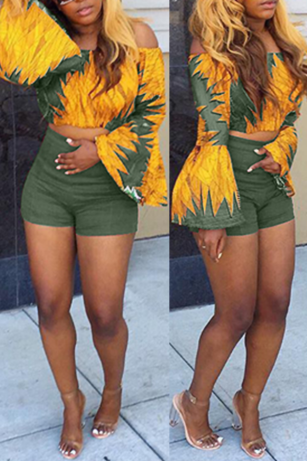 

Lovely Trendy Bateau Neck Flared Sleeves Printing Army Green Polyester Two-piece Shorts Set