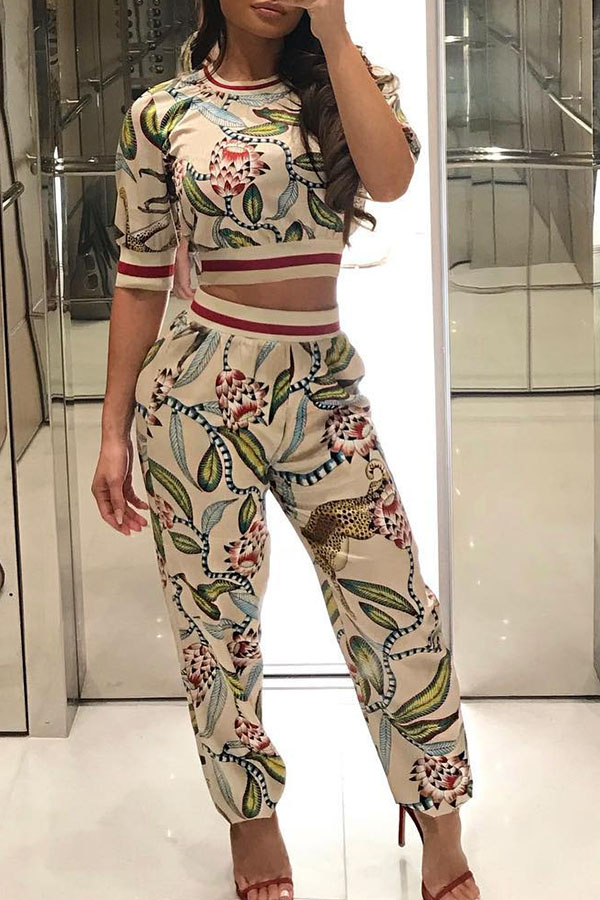 

Lovely Fashion Floral Printed Multicolor Two-piece Pants Set