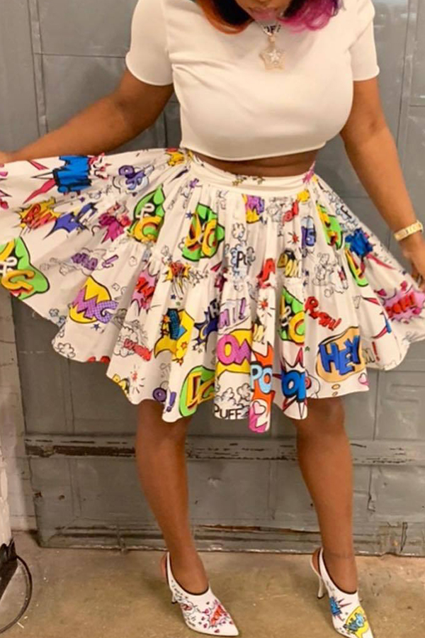 

Lovely Casual Printed White Skirts