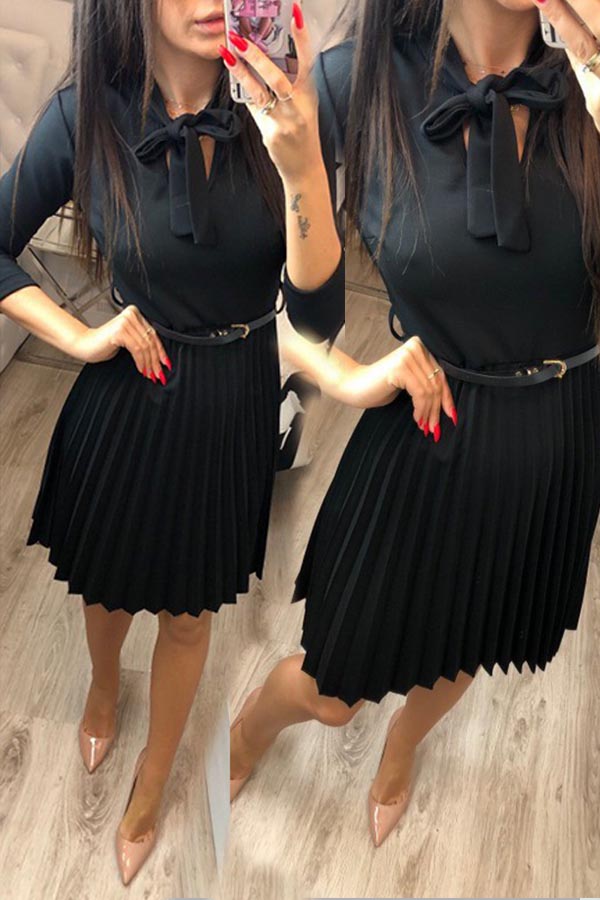 

Lovely Sweet Ruffle Design Black Knee Length Dress