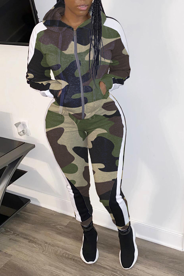

Lovely Casual Hooded Collar Camouflage Printed Green Two-piece Pants Set