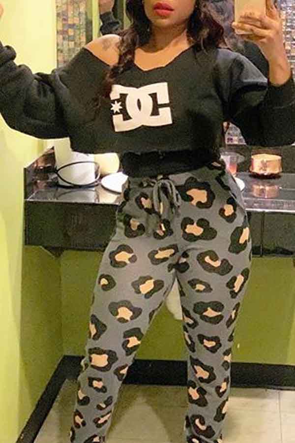 

Lovely Casual O Neck Letter Black Hoodie