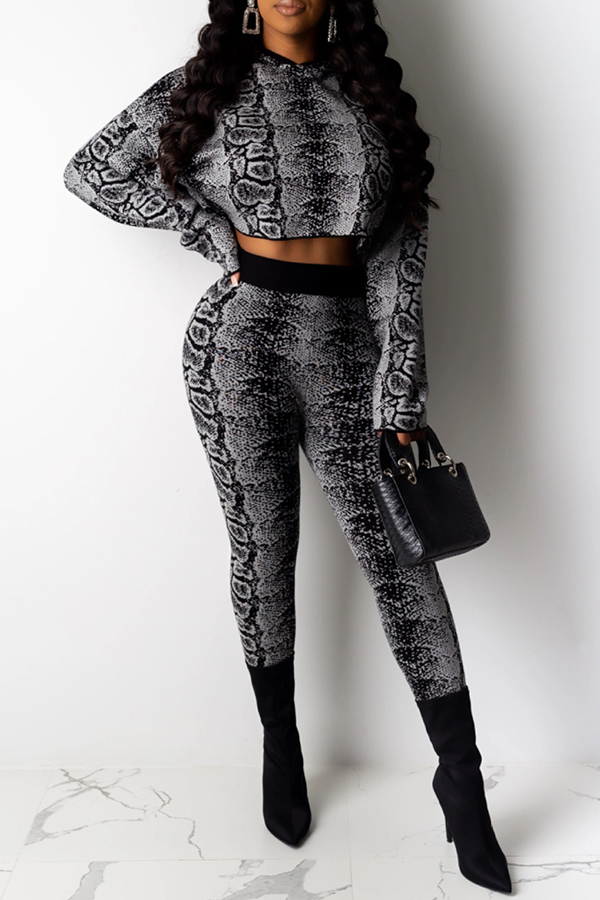 

Lovely Stylish Hooded Collar Black Two-piece Pants Set