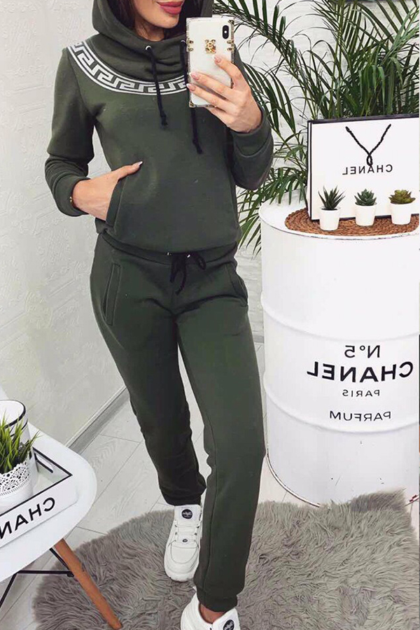 

Lovely Casual Hooded Collar Army Green Two-piece Pants Set