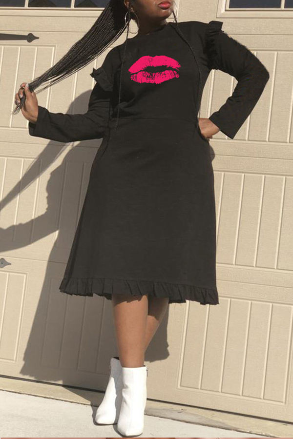 

Lovely Sweet Lip Print Black Knee Length Dress