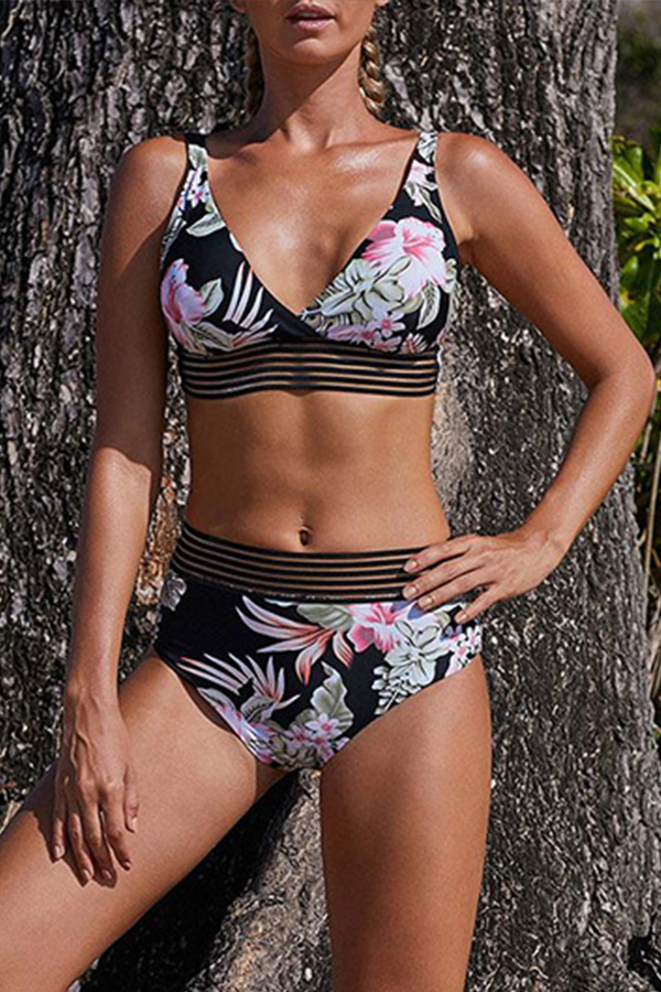 

Lovely Floral Black Two-piece Swimsuit