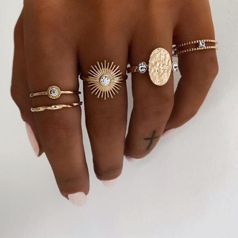 

Lovely Chic 5-piece Gold Ring