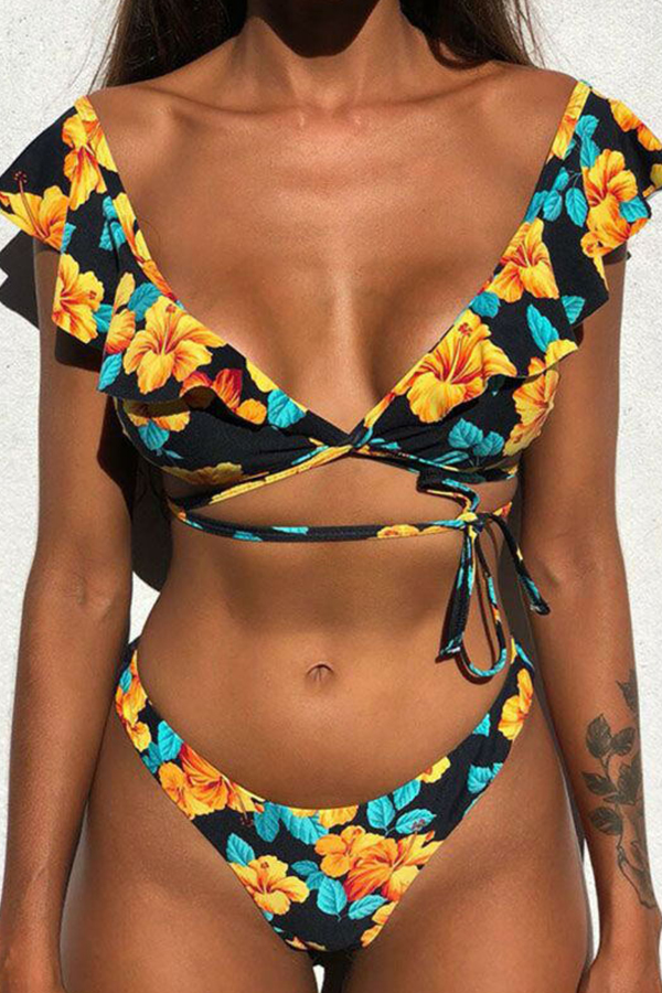 

Lovely Flounce Yellow Two-piece Swimsuit