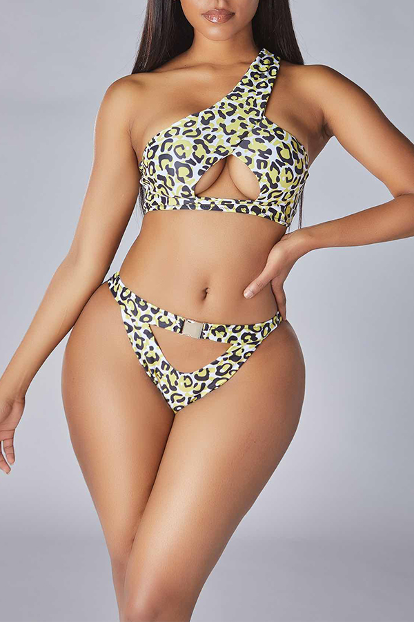 

Lovely Hollow-out Leopard Print Two-piece Swimsuit