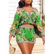 Lovely Chic V Neck Print Green Two-piece Shorts Se