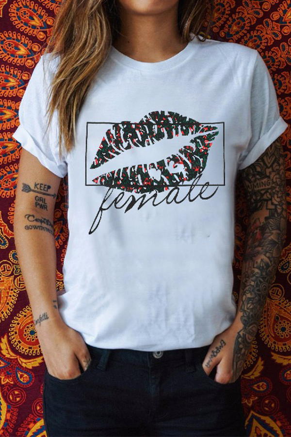 

Lovely Casual Lip Print White Plus Size T-shirt