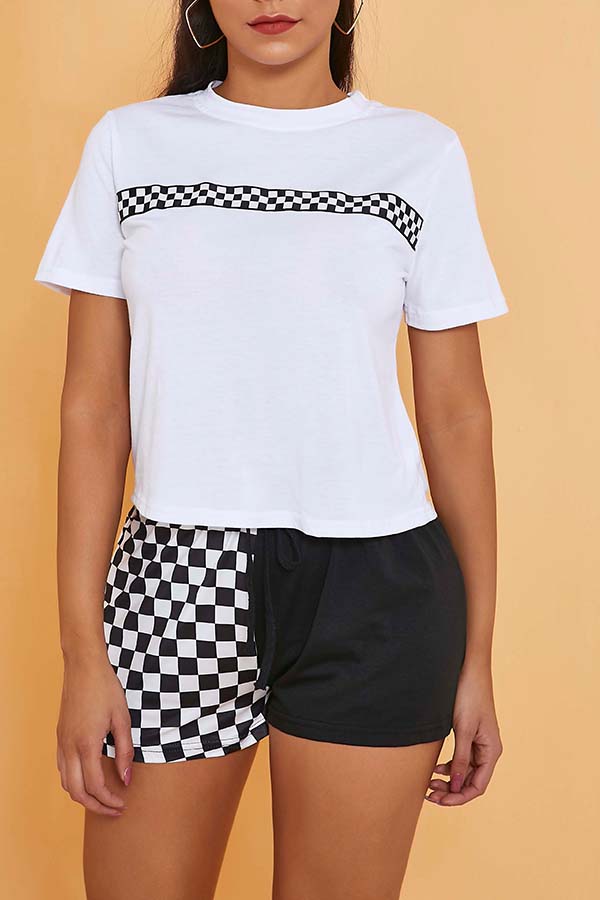 

Lovely Leisure Plaid Print White T-shirt