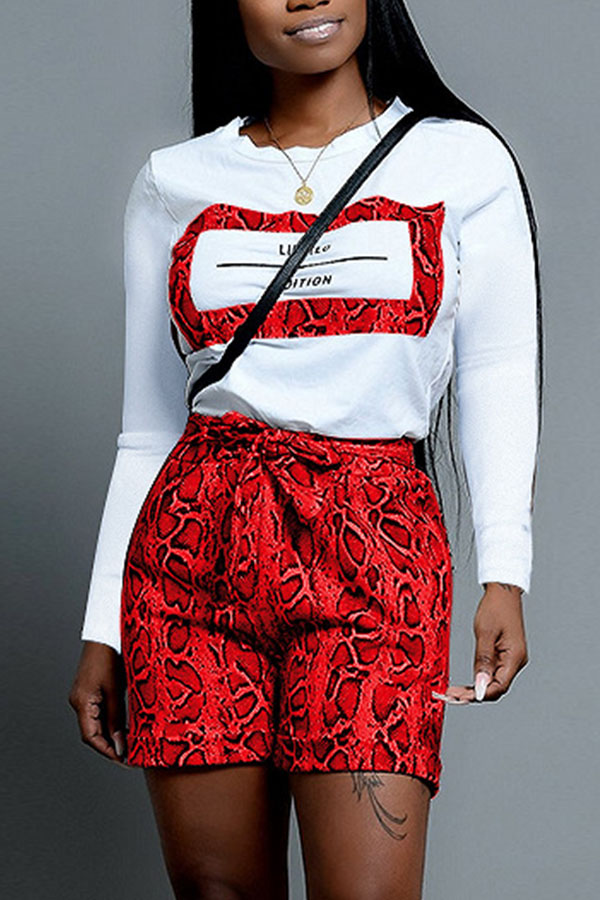 

Lovely Casual Snakeskin Print Red Two-piece Shorts Set