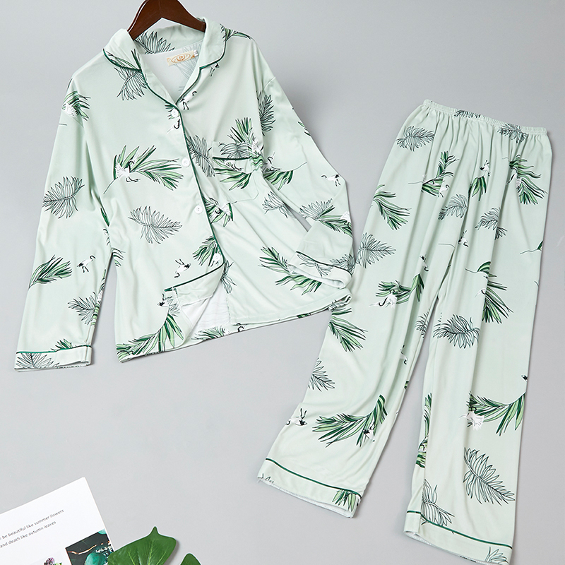 

Lovely Trendy Plants Print White Sleepwear