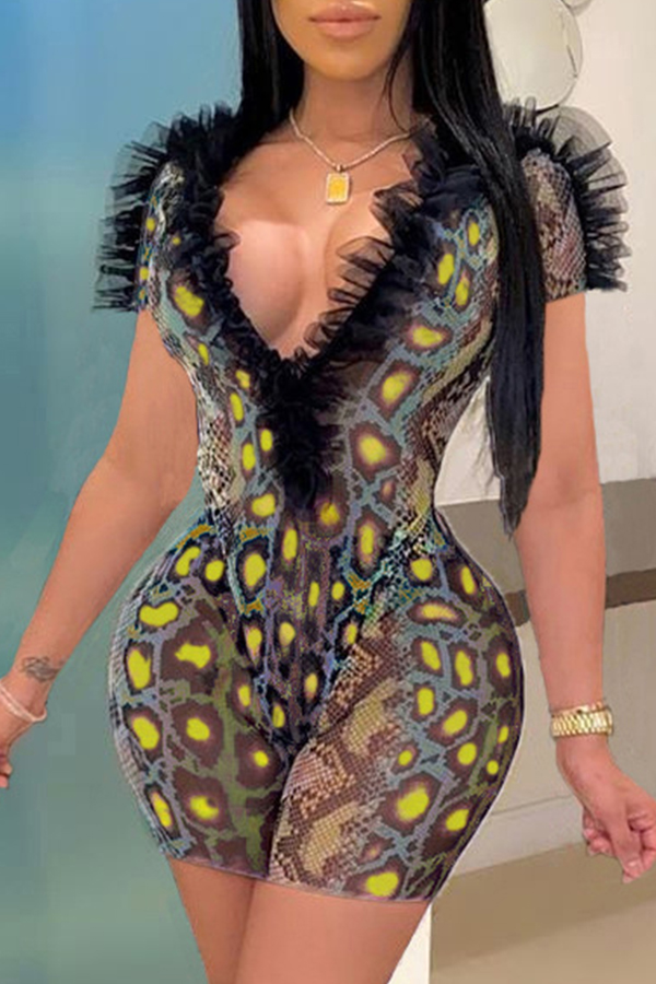 

Lovely Sexy Deep V Neck Print Yellow Two-piece Shorts Set