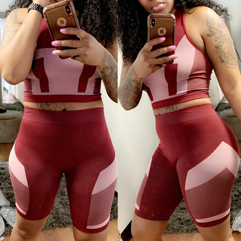 

Lovely Sportswear Patchwork Red Two-piece Shorts Set
