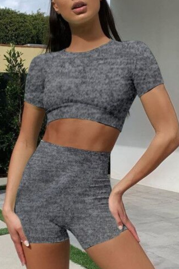 

Lovely Sportswear Basic Skinny Grey Two-piece Shorts Set