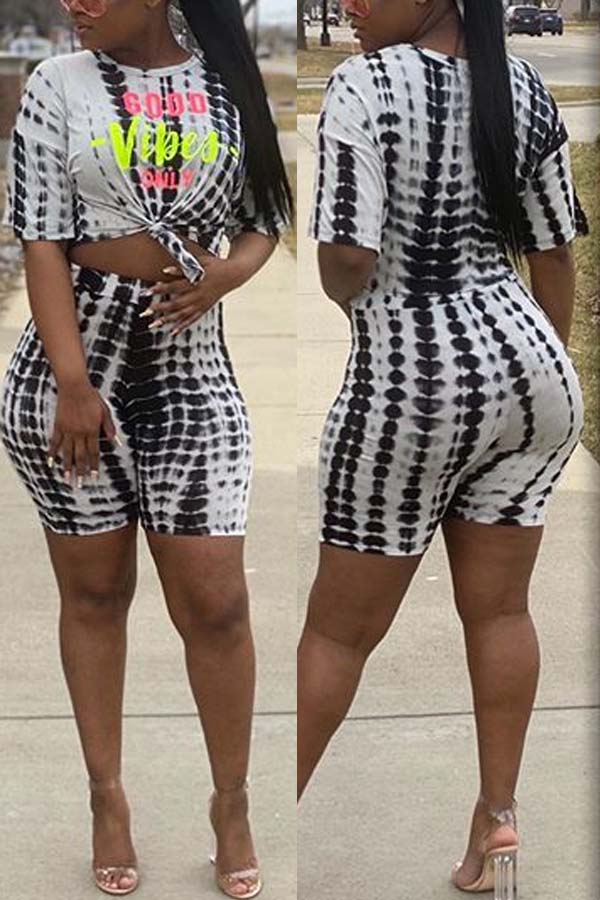 

Lovely Casual Print Black And White Two-piece Shorts Set