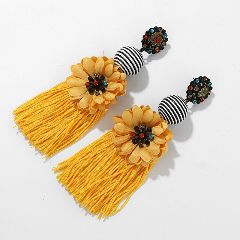 

Lovely Bohemian Tassel Design Yellow Earring