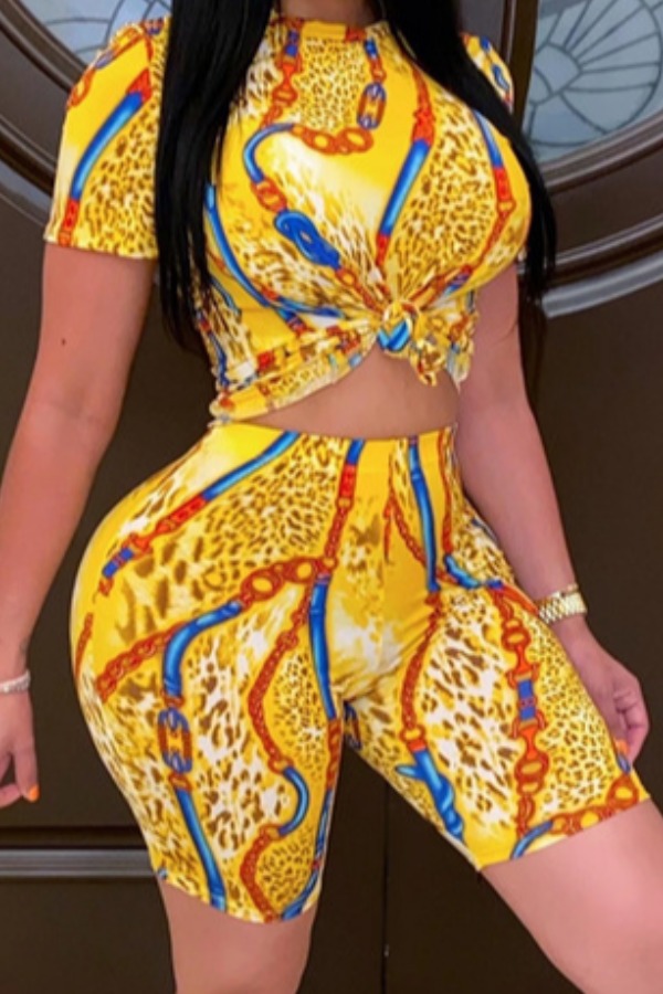 

lovely Leisure Print Yellow Plus Size Two-piece Shorts Set