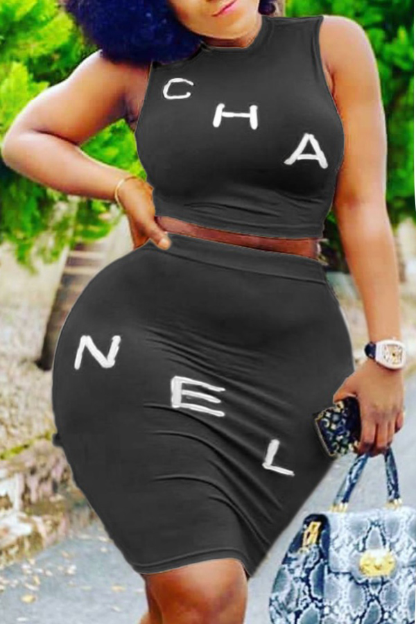 

Lovely Casual Letter Black Plus Size Two-piece Skirt Set
