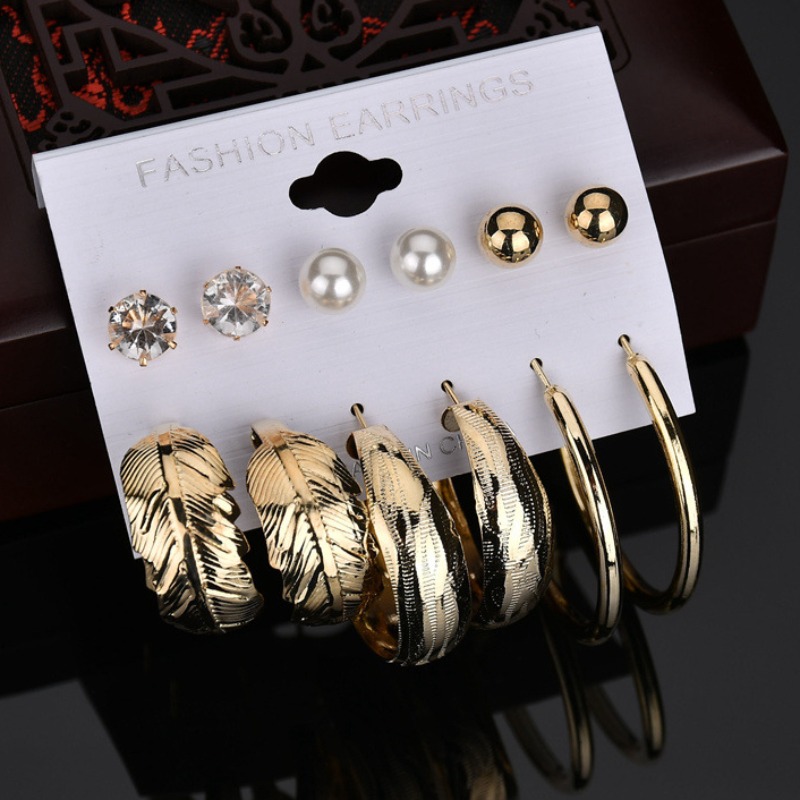 

lovely Chic Hollow-out Gold Earring