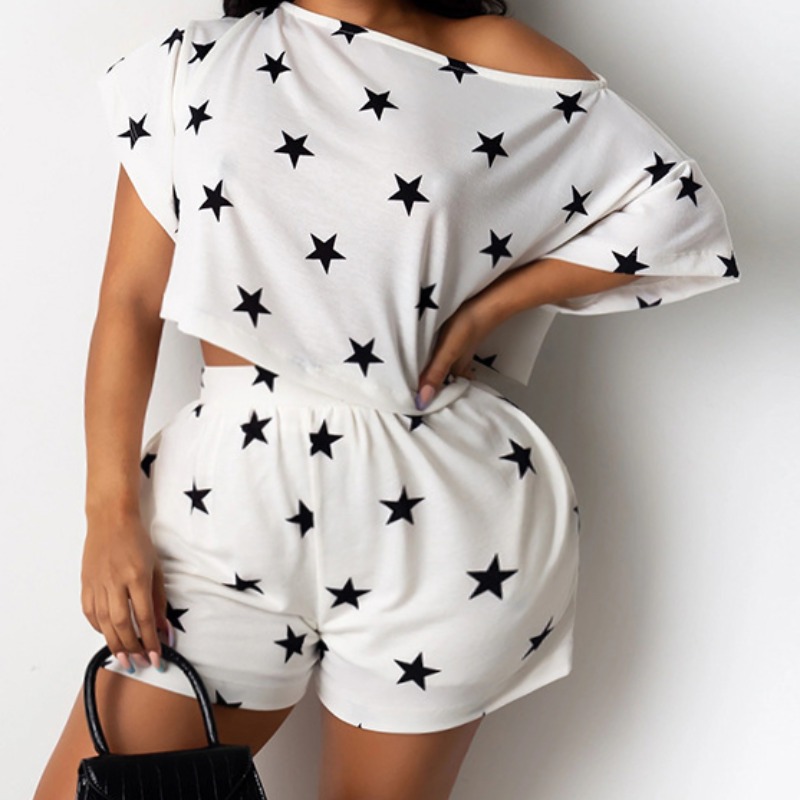 

Lovely Leisure O Neck Pentagram Print White Two Piece Shorts Set