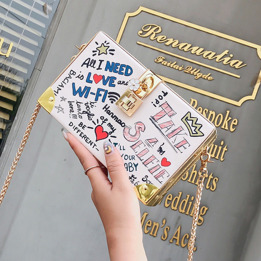 

lovely Casual Letter Print White Messenger Bag