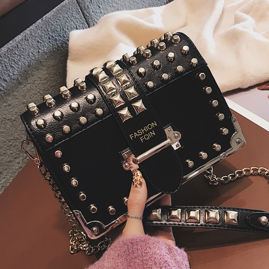 

lovely Trendy Rivet Decorative Black Crossbody Bag