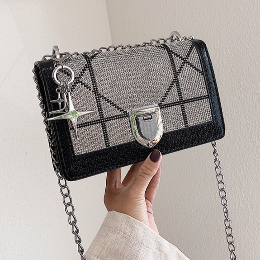 

lovely Trendy Chain Strap Black Crossbody Bag