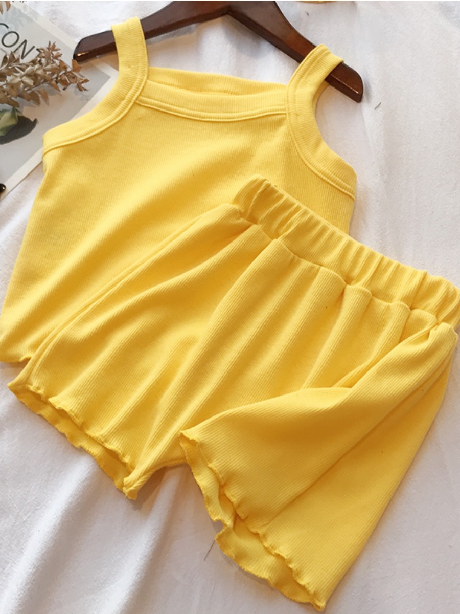 

lovely Casual Lace Design Yellow Girl Two-piece Shorts Set