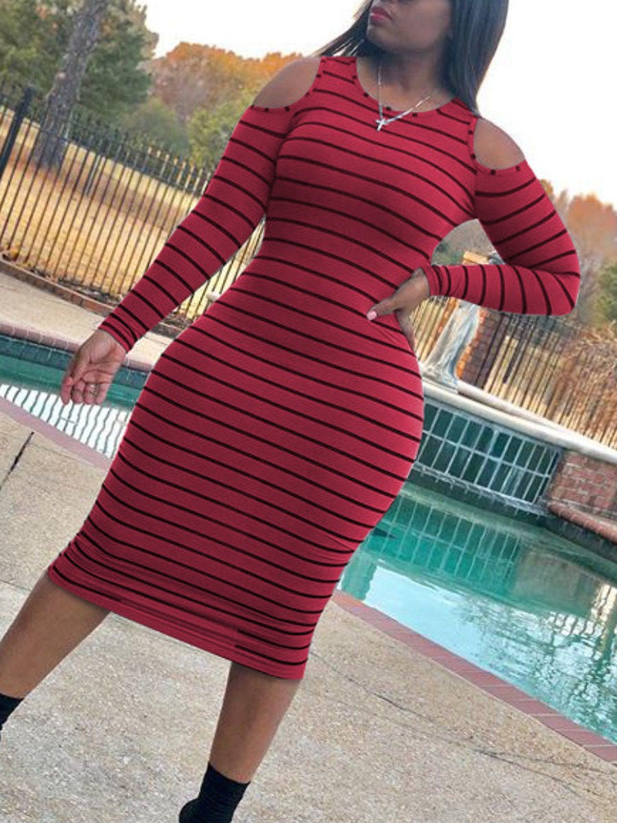 

lovely Casual O Neck Hollow-out Striped Red Mid Calf Dress