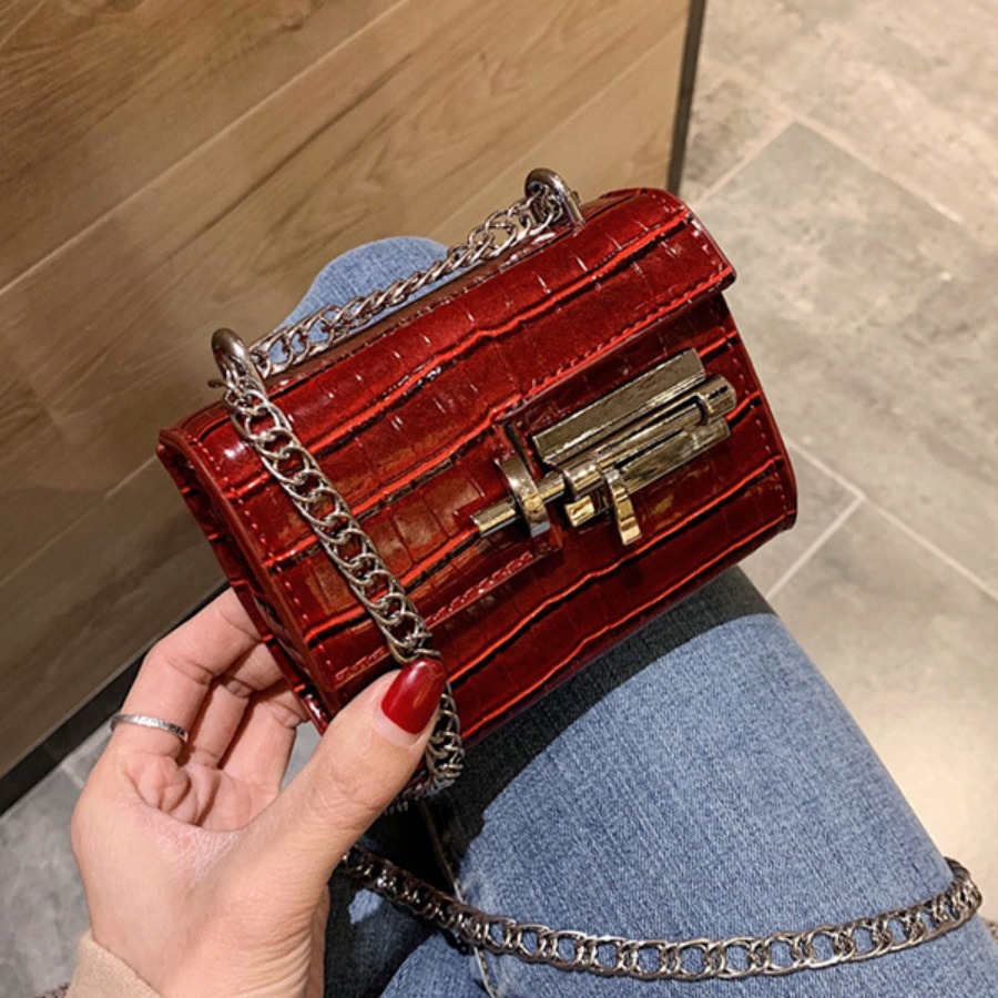 

lovely Chic Chain Strap Wine Red Crossbody Bag