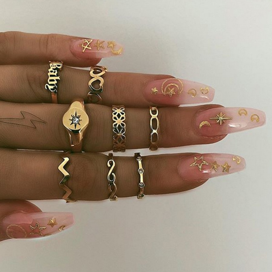 

lovely Stylish 8-piece Gold Ring