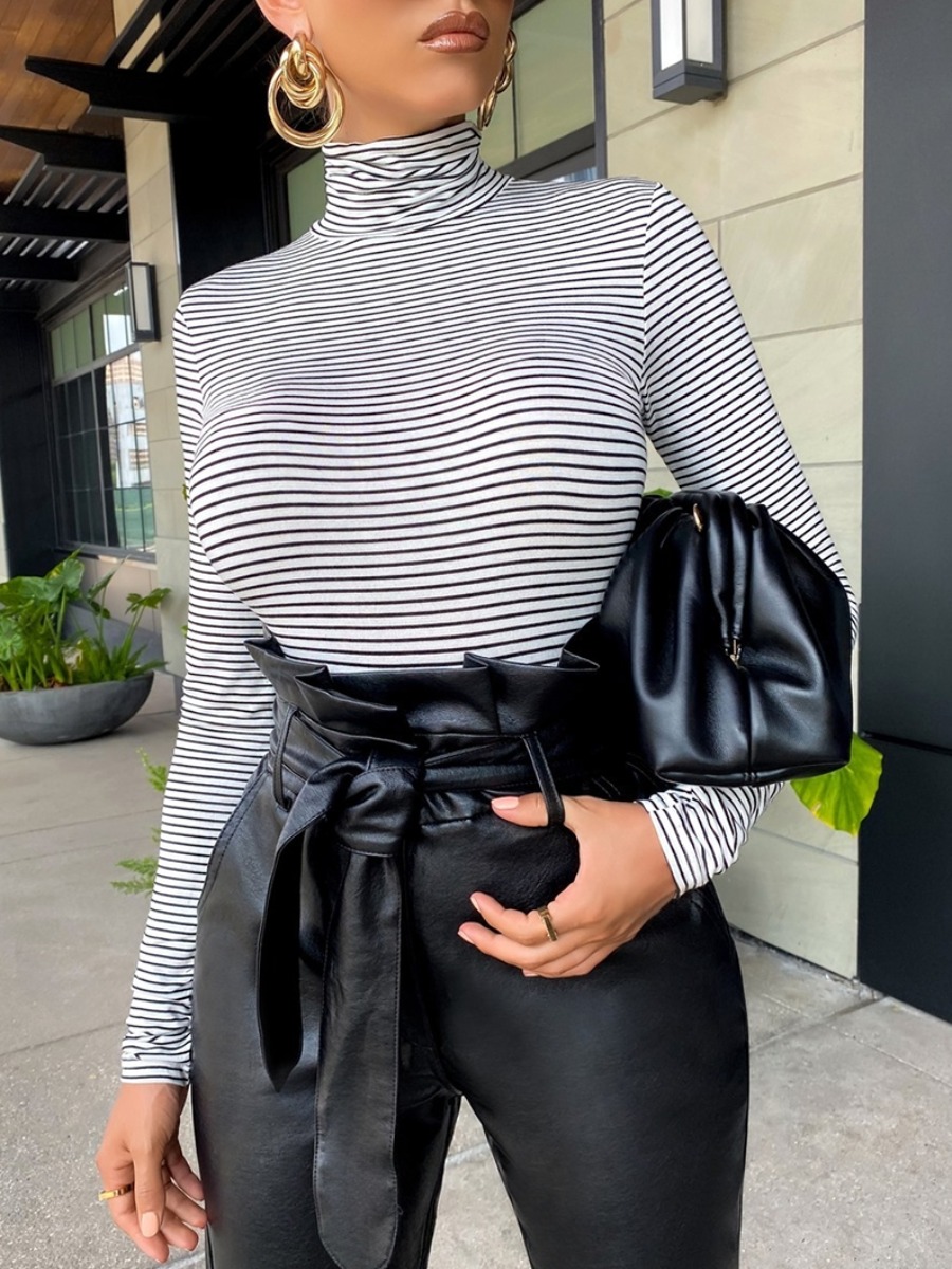 

lovely Casual Turtleneck Striped White T-shirt