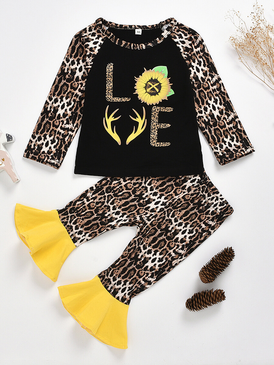 

Lovely Leisure O Neck Leopard Print Patchwork Girl Two-piece Pants Set