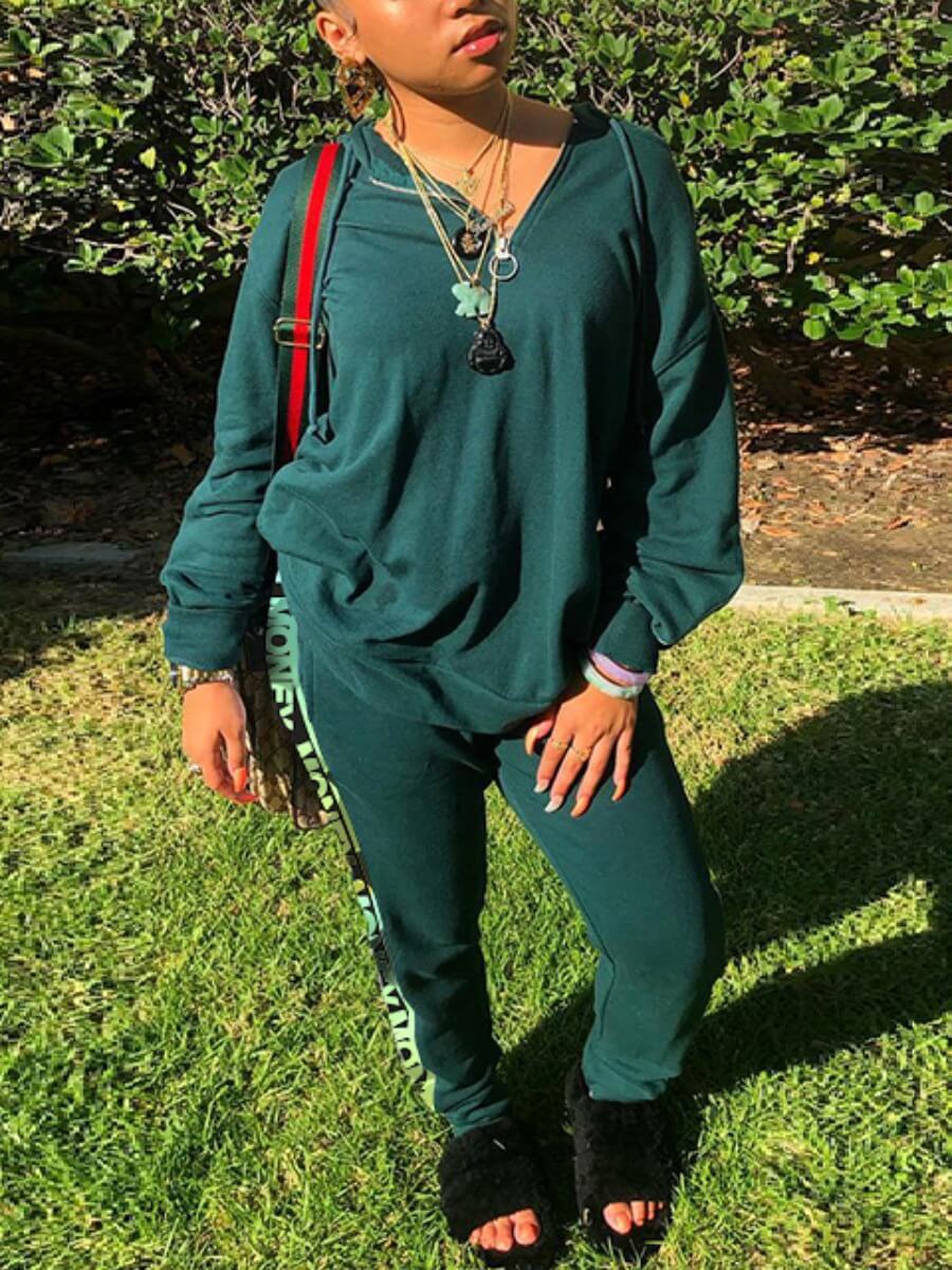 

Lovely Casual V Neck Letter Print Loose Green Two Piece Pants Set