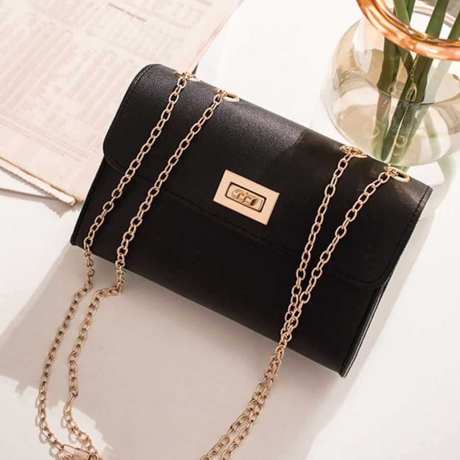 

Lovely Trendy Chain Strap Black Crossbody Bag