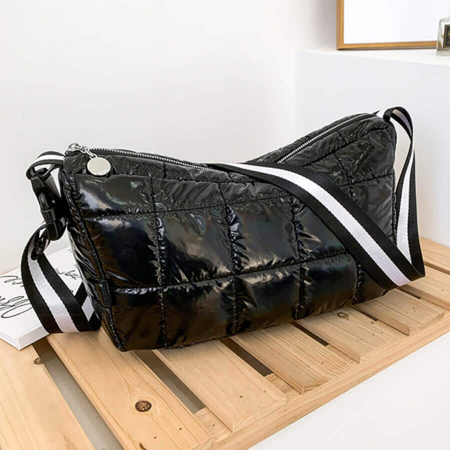 

Lovely Stylish Zipper Design Black Crossbody Bag