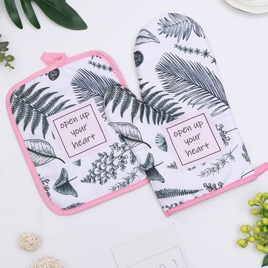 

Lovely Print Patchwork Pink Kitchen Protective Gloves
