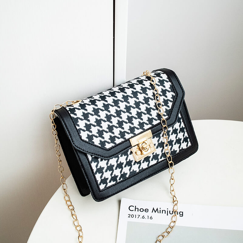 

Lovely Stylish Chain Strap Print Black Crossbody Bag
