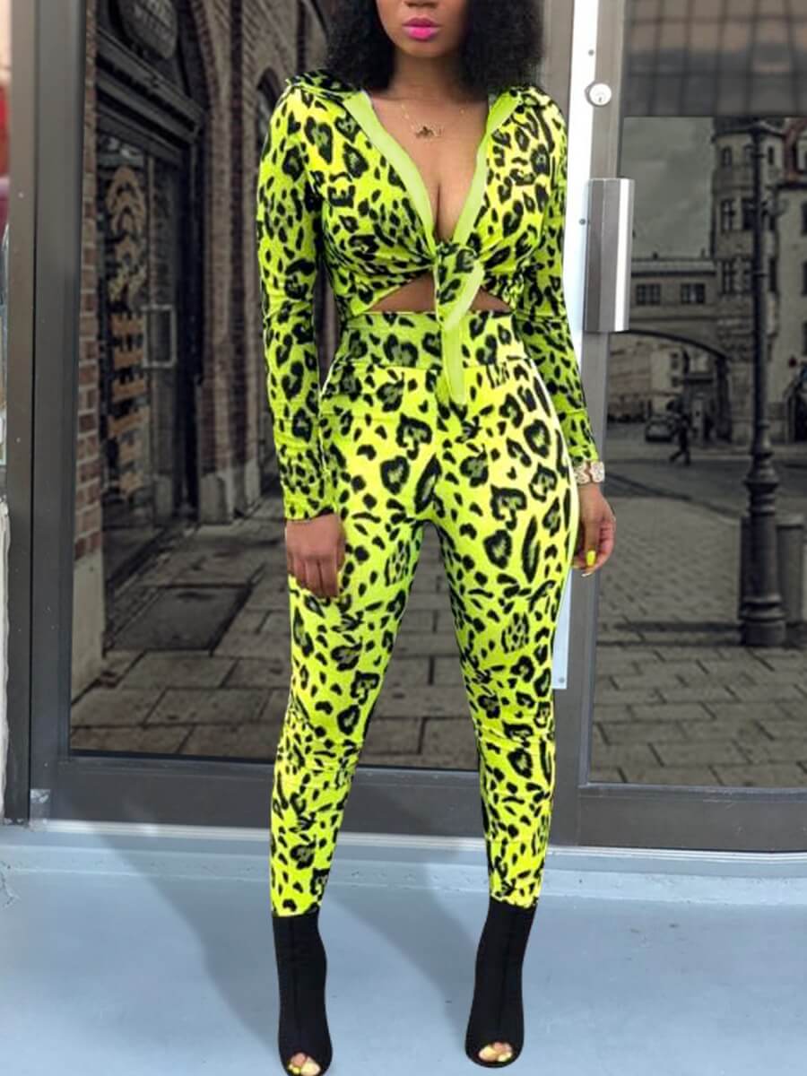 

Lovely Casual Leopard Print Patchwork Green Two Piece Pants Set