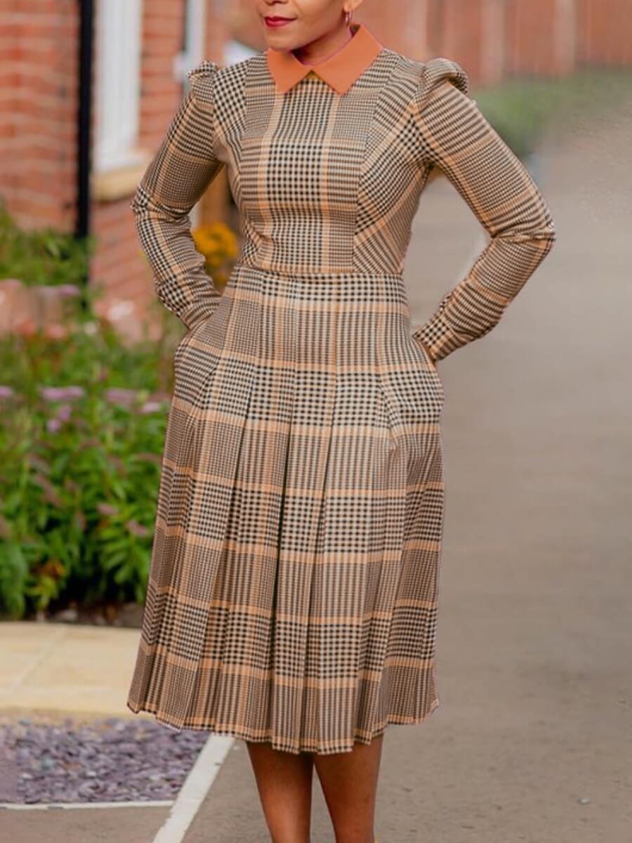 

Lovely Stylish Turndown Collar Plaid Print Brown Knee Length Dress