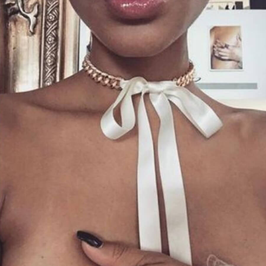 

Lovely Chic Bow-tie Decoration White Necklace