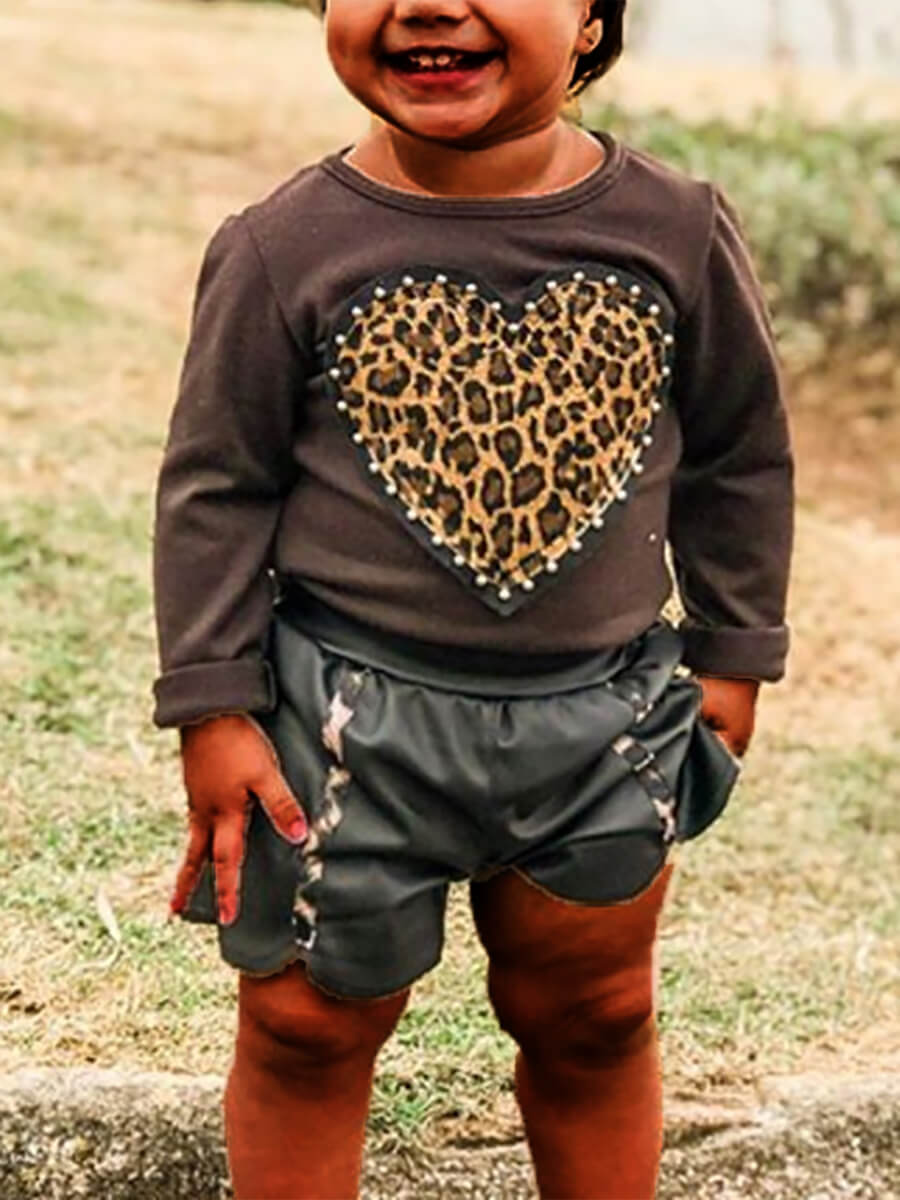 

Lovely Casual Heart-shaped Leopard Print Brown Girl Two Piece Shorts Set