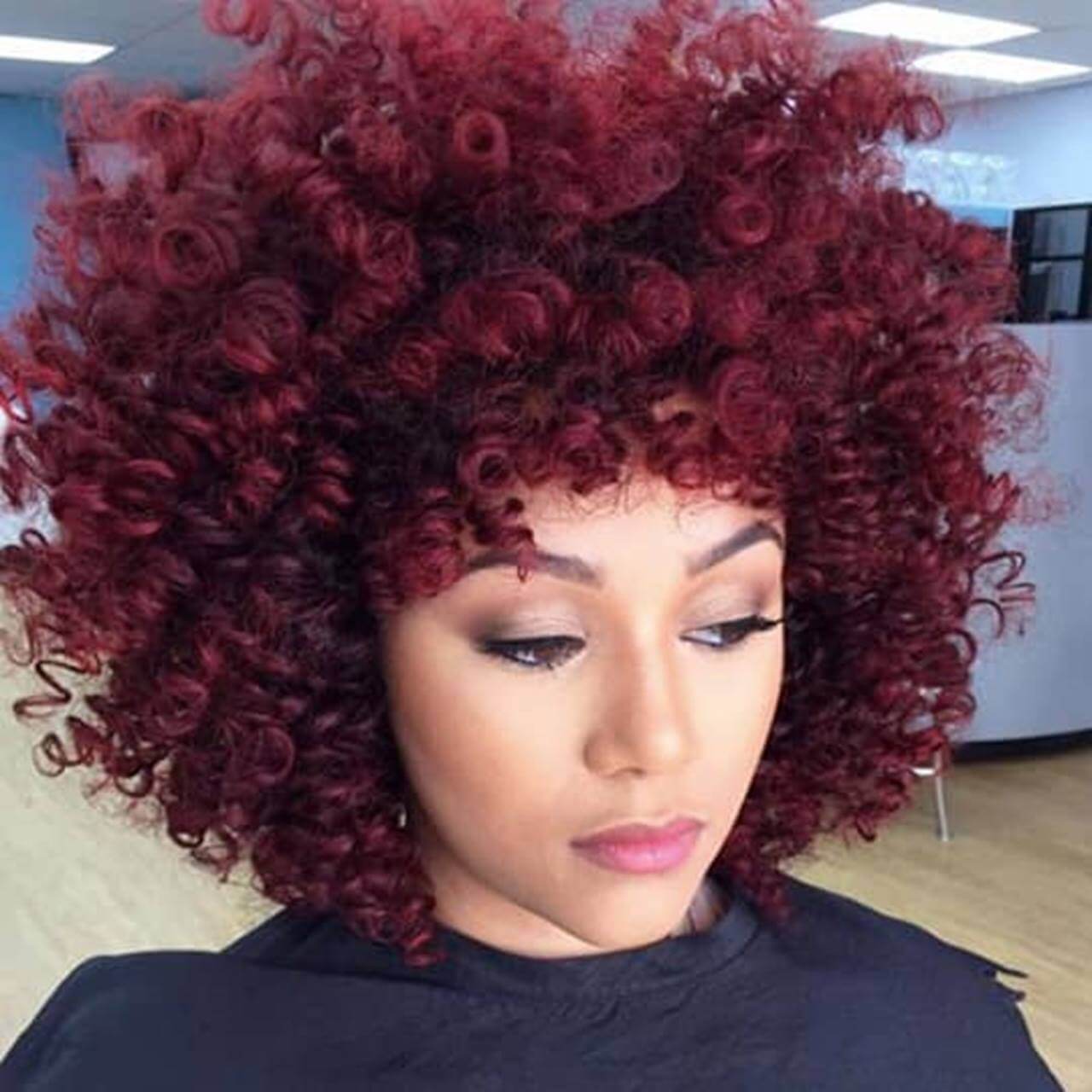 

Lovely Chic Curly Wine Red Wig