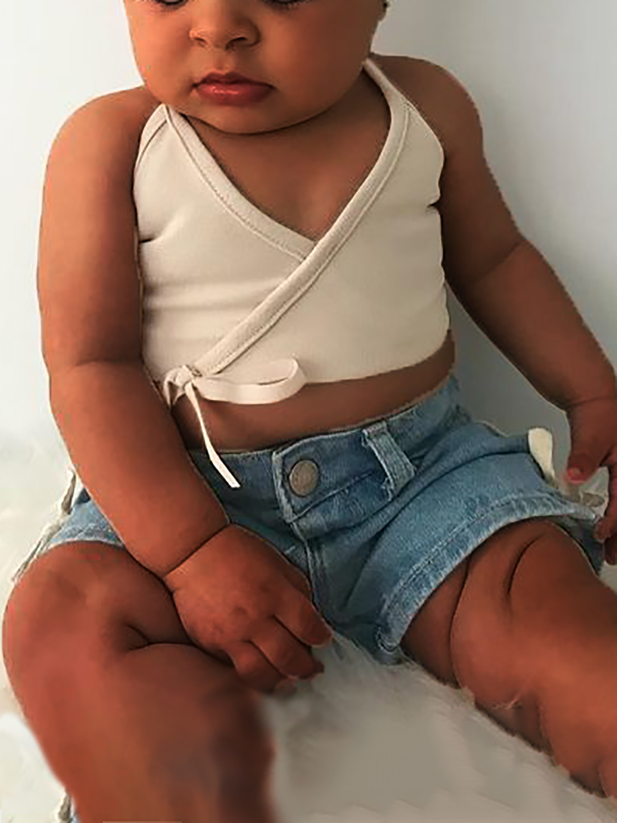 

Lovely Girl Casual V Neck Bow-tie Decoration Beige Two Piece Shorts Set