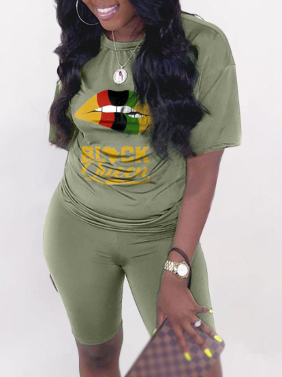

Lovely Casual Lip Letter Print Green Two Piece Shorts Set