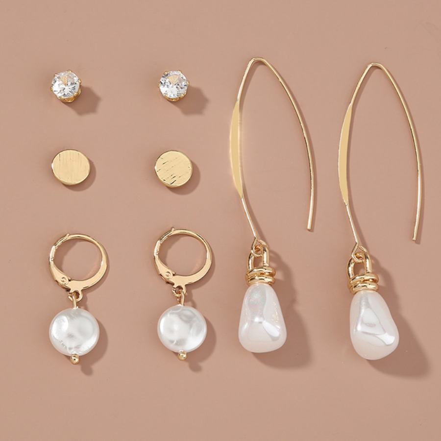 

Lovely Casual Pearl Decoration Gold Earring